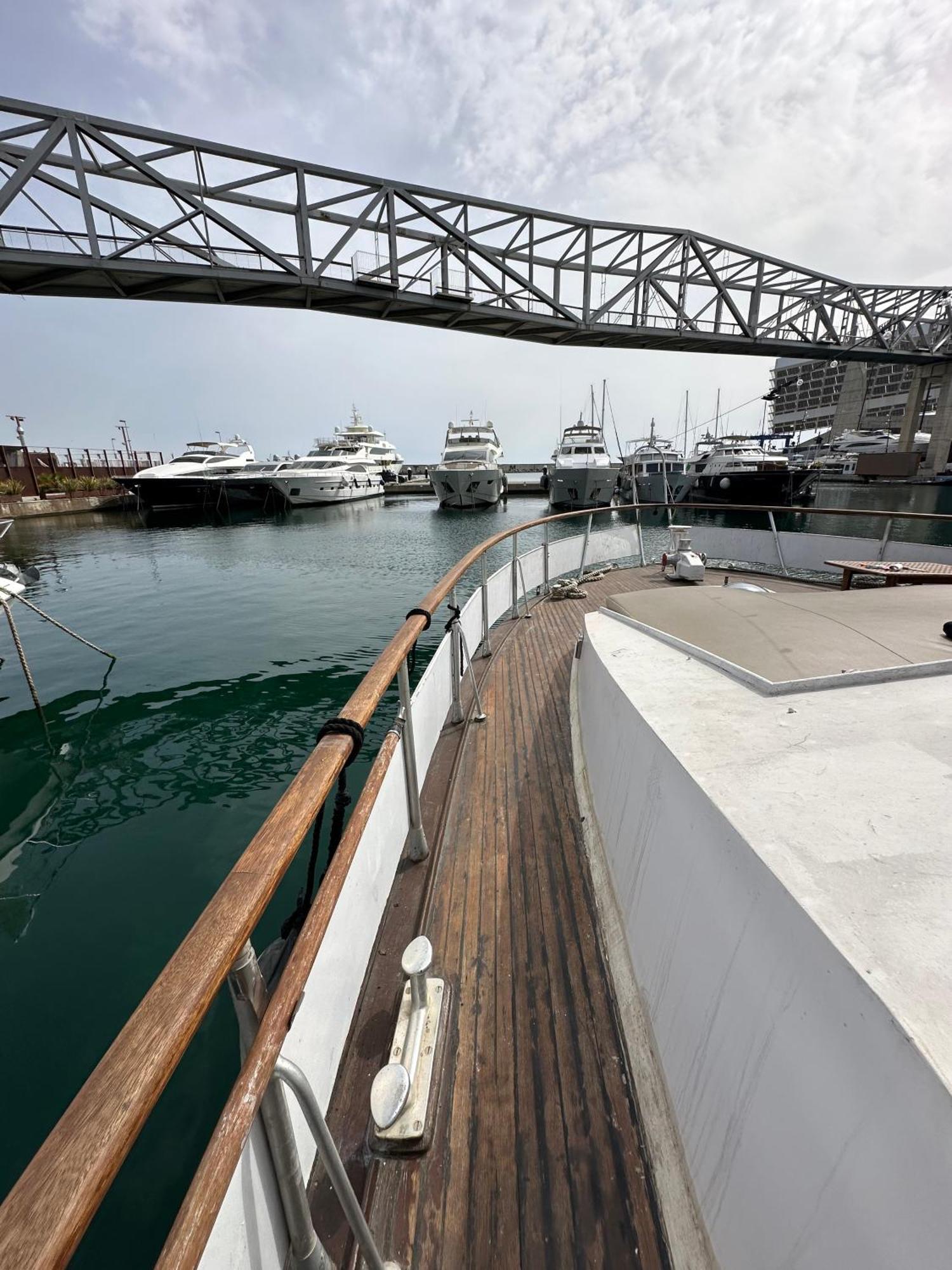 Habitacion Marineria Boat Aloha Барселона Экстерьер фото
