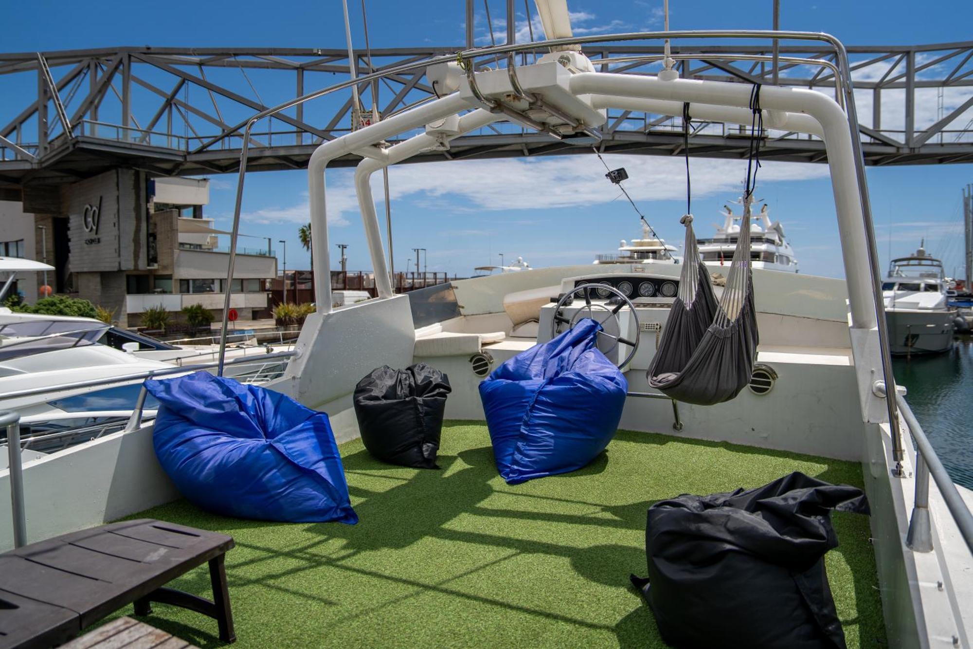 Habitacion Marineria Boat Aloha Барселона Экстерьер фото